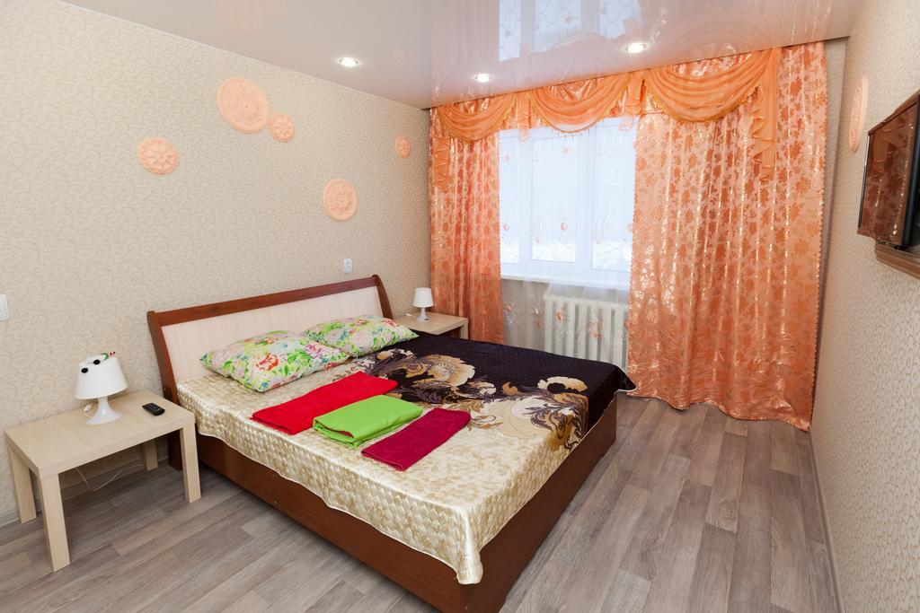Apartament Novosibirsk Na Ippodromskoy Hotel Exterior foto